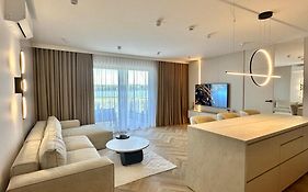 MG52 Luksusowy apartament z widokiem na Zalew Zegrzyński